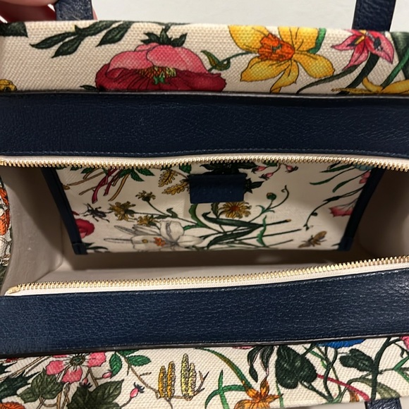 Gucci Flora Canvas Tote with Navy Leather Trim - Picture 12 of 16